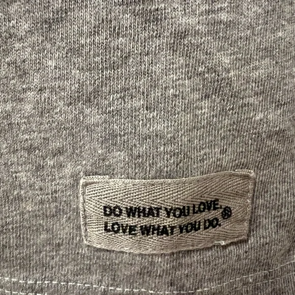 Life Is Good Gray Crusher Tee with Yellow Dog Design - NWT - Picture 4 of 5